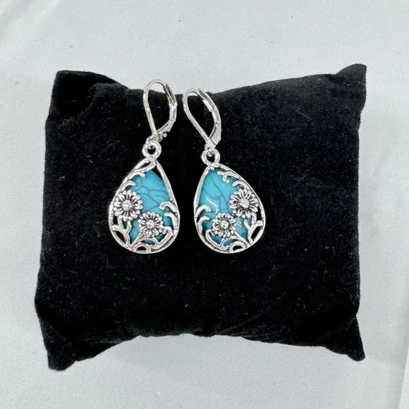 Daisy Flower‎ Earrings Dangle Silvertone  Turquoise Costume Boho Fairy Whimsy - Picture 2 of 3